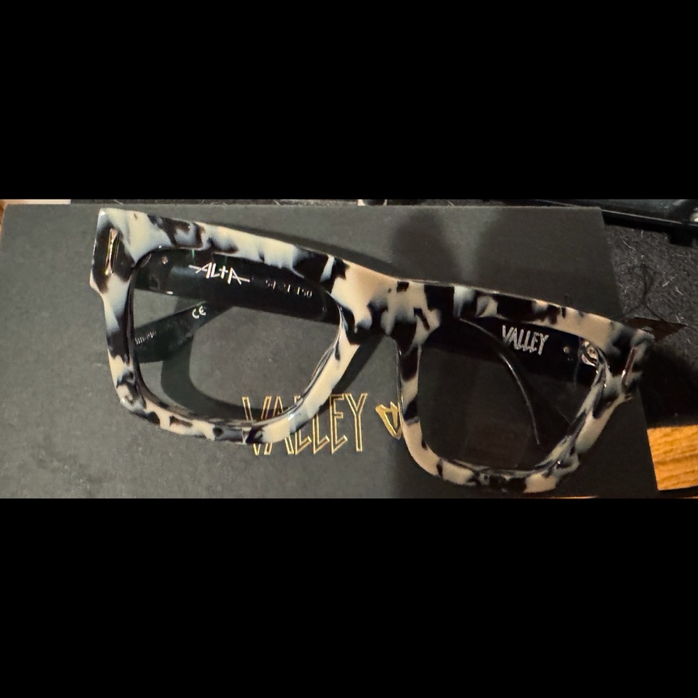 Valley Eyewear Alta Tortoise Glasses